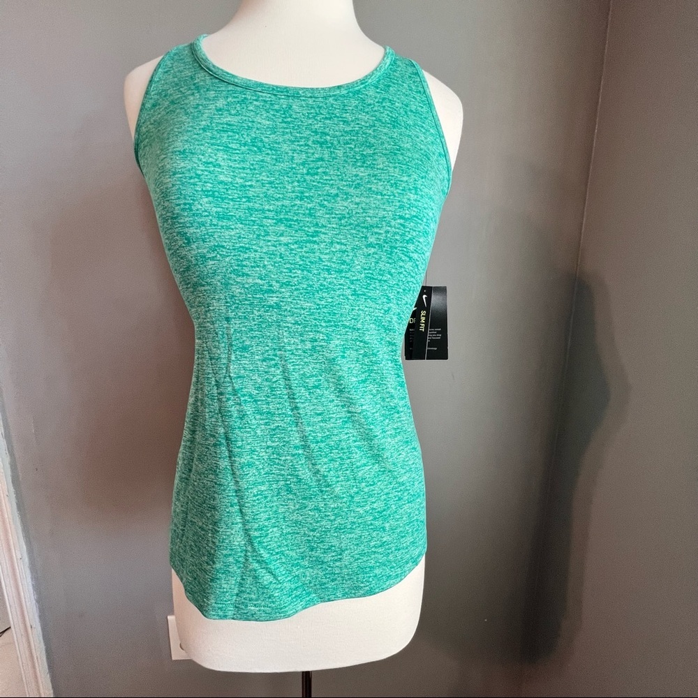 Nike dri-fit slim fit sleeveless top